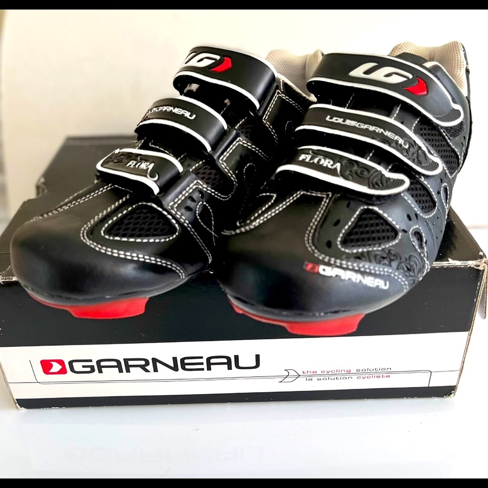 Louis Garneau Ergo Air Flora Biking Shoes w/Pedal Clips Size 8.5 US/40 EUR
